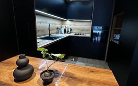 1Br Modern Condo Near The University
